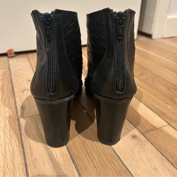 Authentic Italian Leather Black Peep-Toe Ankle Booties Heels size 8 - Picture 4 of 7